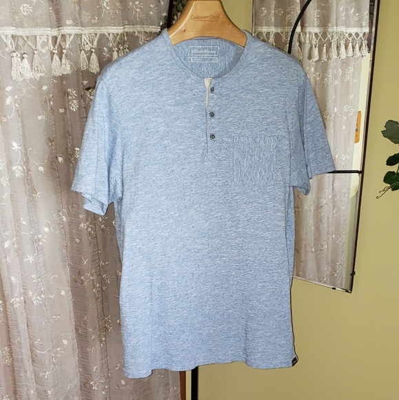 🔥Eddie Bauer | Light Blue Henley - Picture 5 of 9
